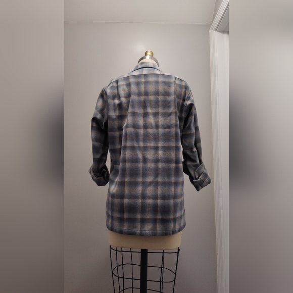 Pendleton Wool Button Up Blue Plaid Shirt - Picture 3 of 4